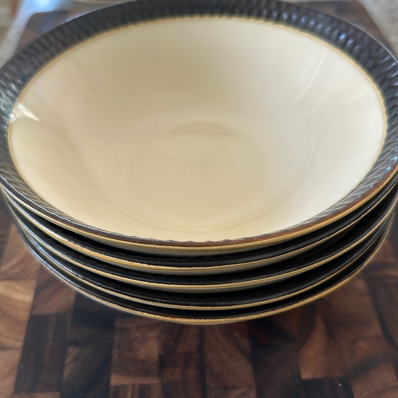 Crate&Barrel Rare Bowl Set of 5 - Beige - Picture 2 of 6